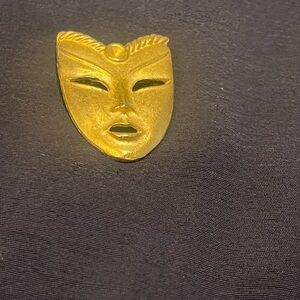 Source Unknown Gold Tone Masquerade Mask Brooch